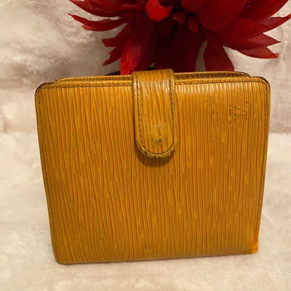 Louis Vuitton Epi Leather wallet - Picture 1 of 13